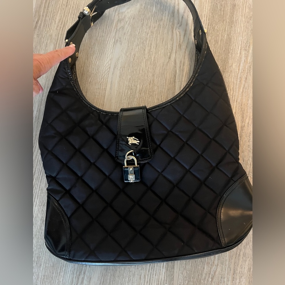 BEAUTIFUL BURBERRY SHOULDER BAG!